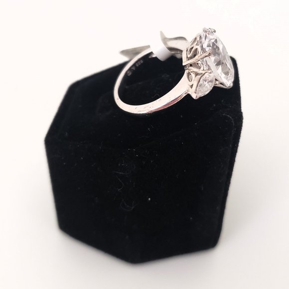 Semi Precious Swarovski Cubic Zirconia Ring (Size 7) - Picture 7 of 11